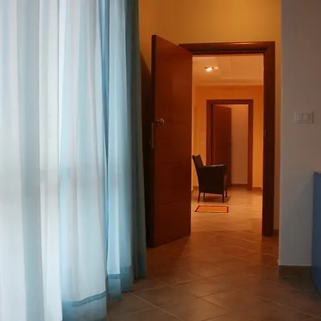 Alojamento de Acomodação e Pequeno-almoço La Pretera 3*