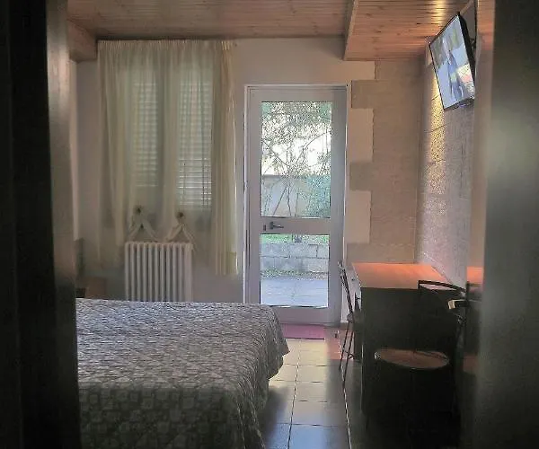 Bed and Breakfast La Pretera 3*